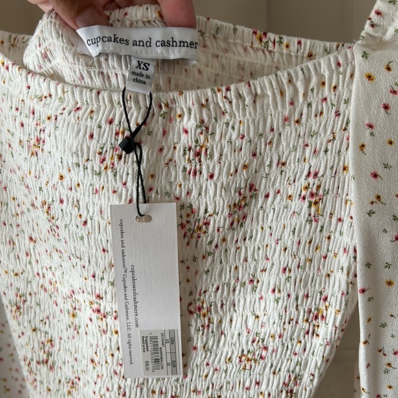 NWT Cupcakes and Cashmere Top - Picture 5 of 6